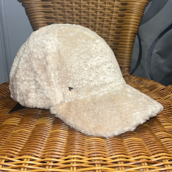 ♠️kate spade Sherpa Plush Fur Baseball Cap Light Sand Cream NWT - Picture 5 of 13